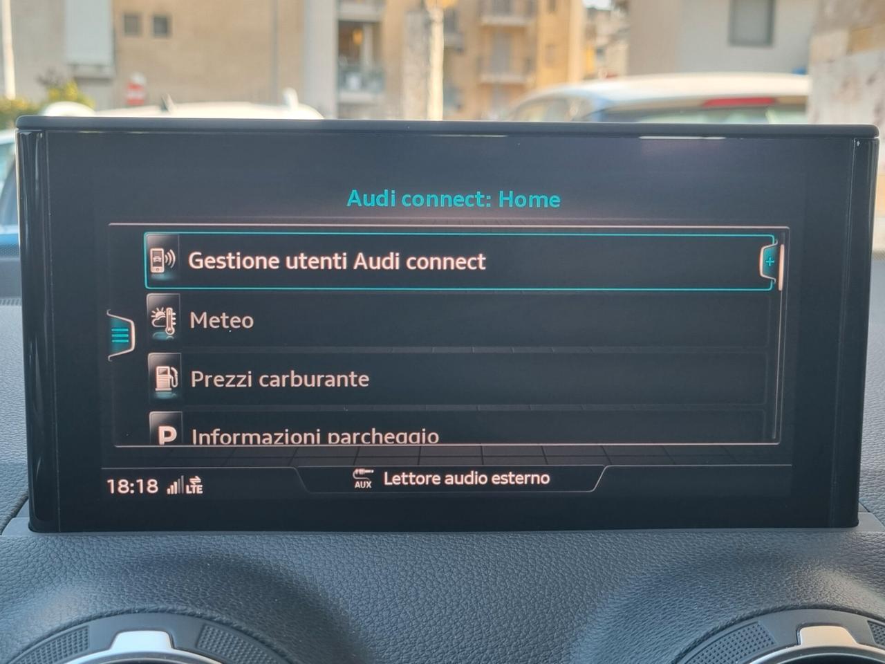 Audi Q2 30 TFSI Business