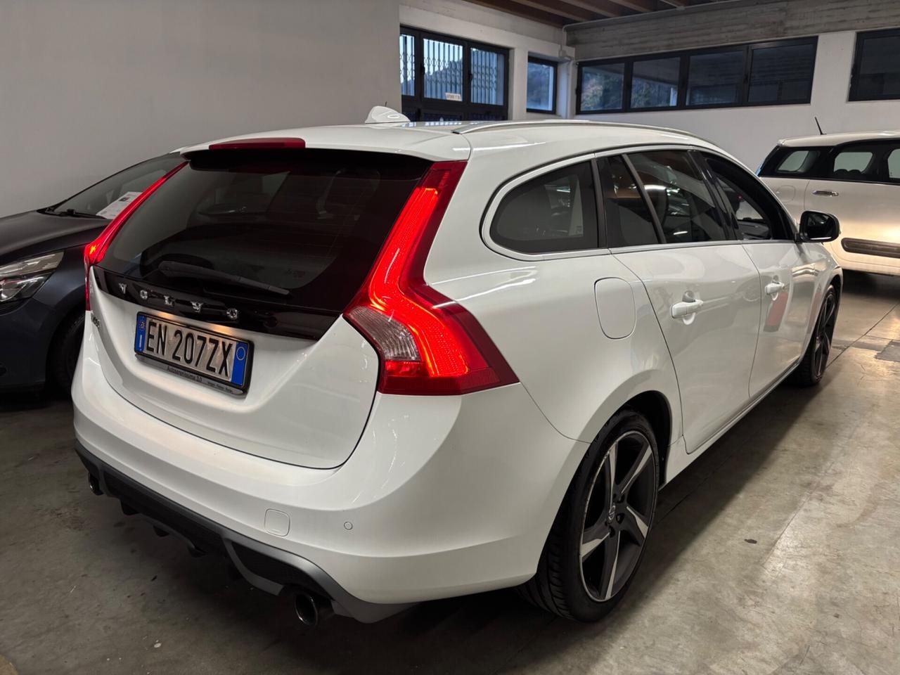 Volvo V60 D2 1.6 AUTOMATIC Summum GANCIO TRAINO