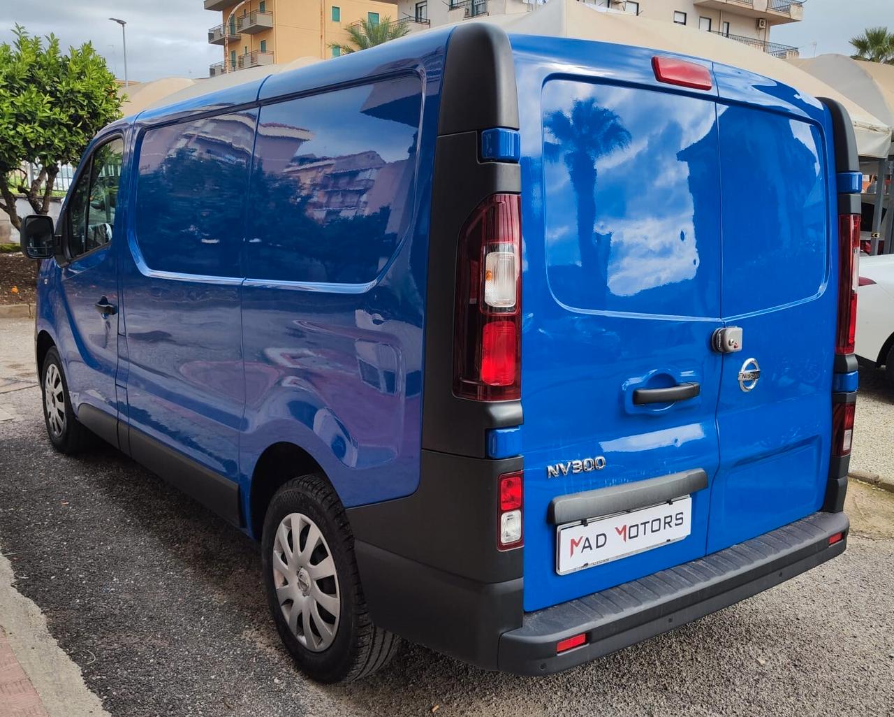 Nissan NV300 Nissan NV300 27 2.0 dCi 120CV PC-TN Van