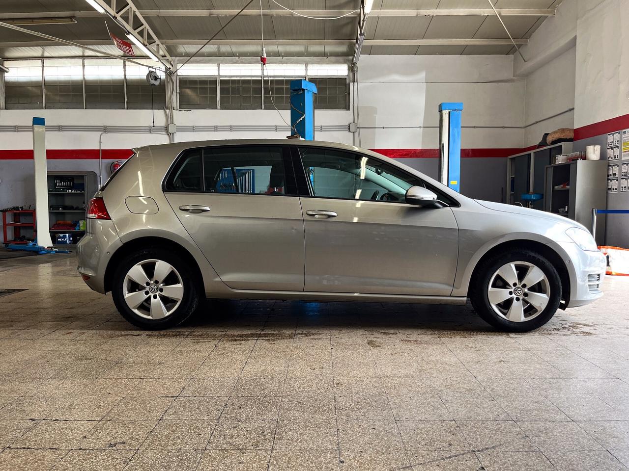 Volkswagen Golf VII 1.6 TDI Bluemotion