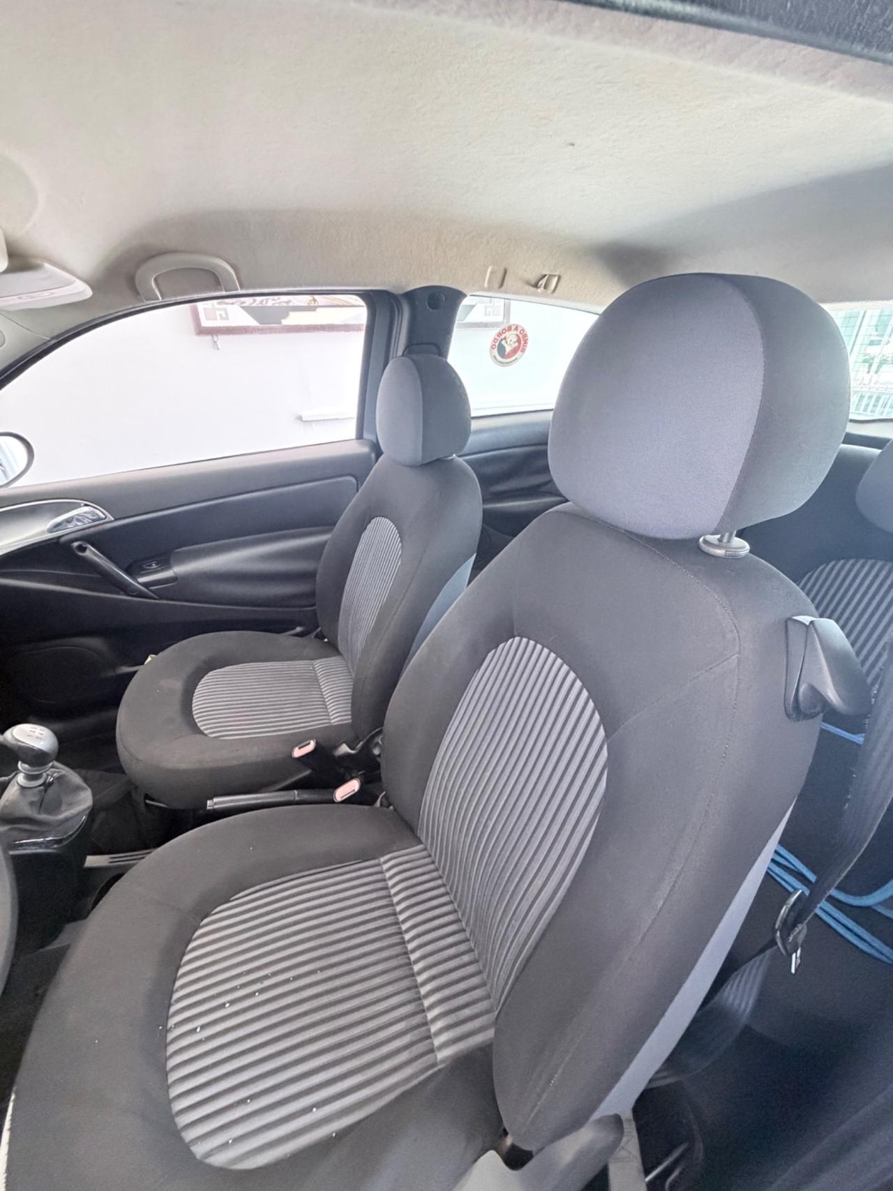 Lancia Ypsilon 1.2 Argento ok neopatentati