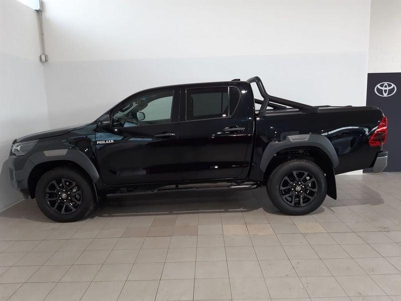 Toyota Hilux 2.8 D A/T 4WD 4 porte Double Cab Invincible