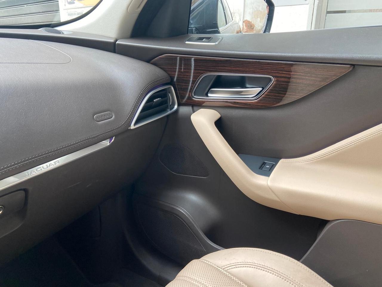 Jaguar F-Pace 2.0 D 180 CV AWD aut. Prestige