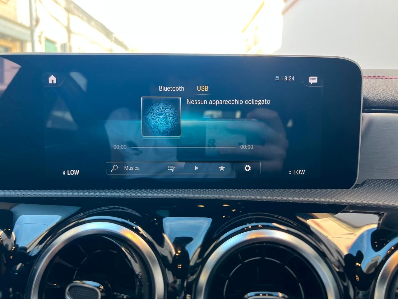 MERCEDES CLA 200D SHOOTING BRAKE PREMIUM 2.0 150CV PELLE NAVI CAM ANNO 2020