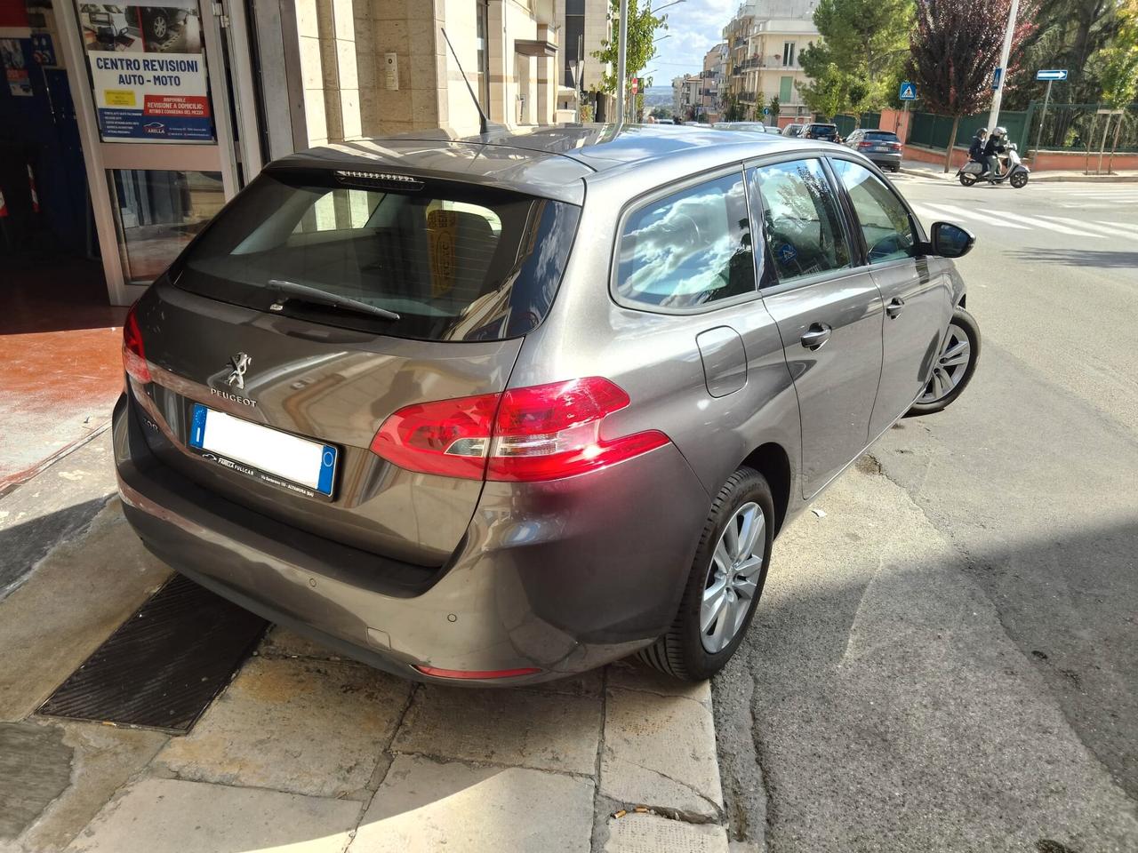 Peugeot 308 BlueHDi 130 S&S SW Tech Edition