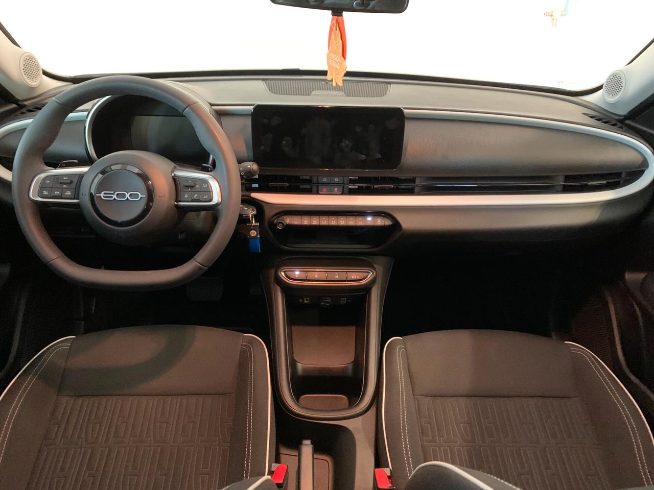 Fiat 600 Hybrid 100 CV DCT MHEV La Prima