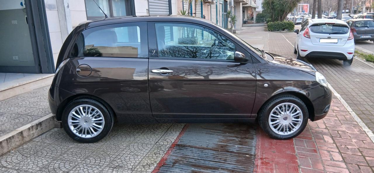 LANCIA YPSILON 1.2 PARI AL NUOVO
