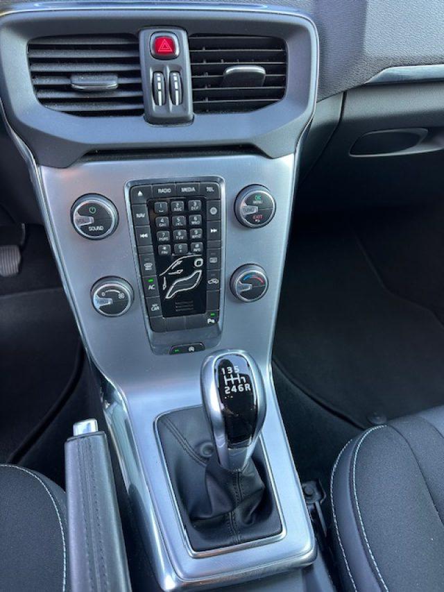 VOLVO V40 D2 Kinetic