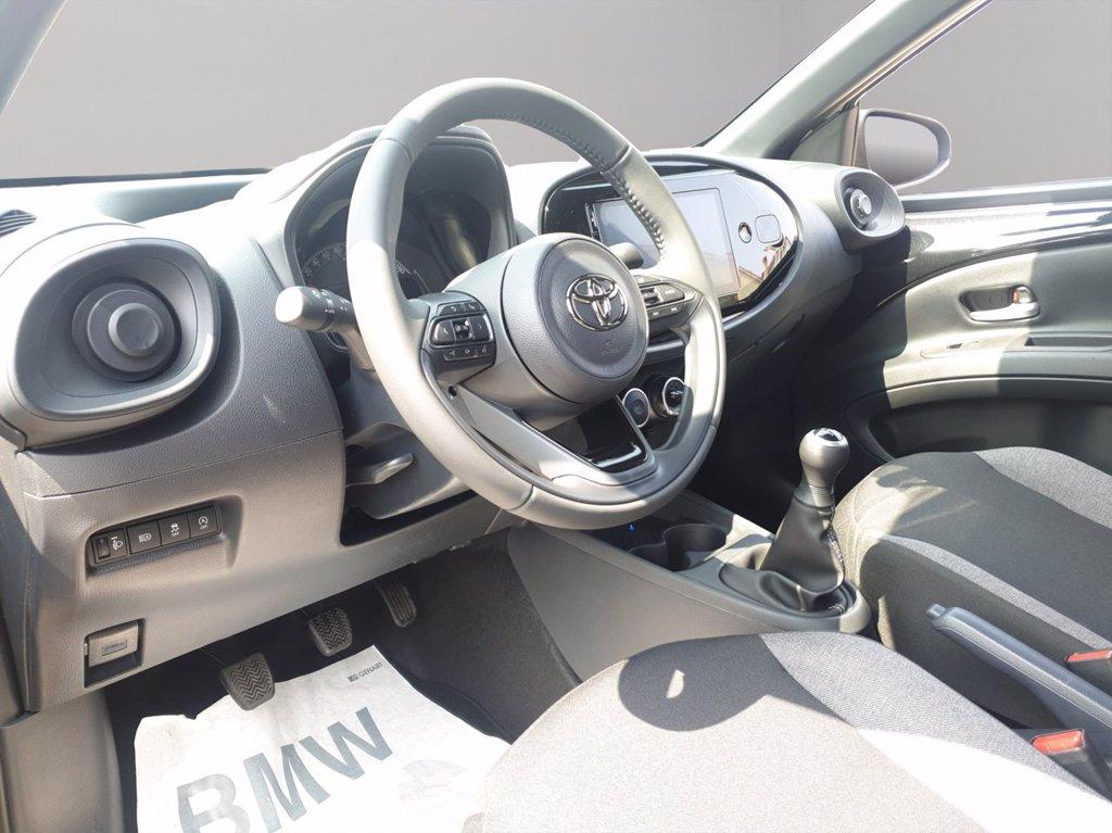 TOYOTA Aygo x 1.0 active 72cv del 2025