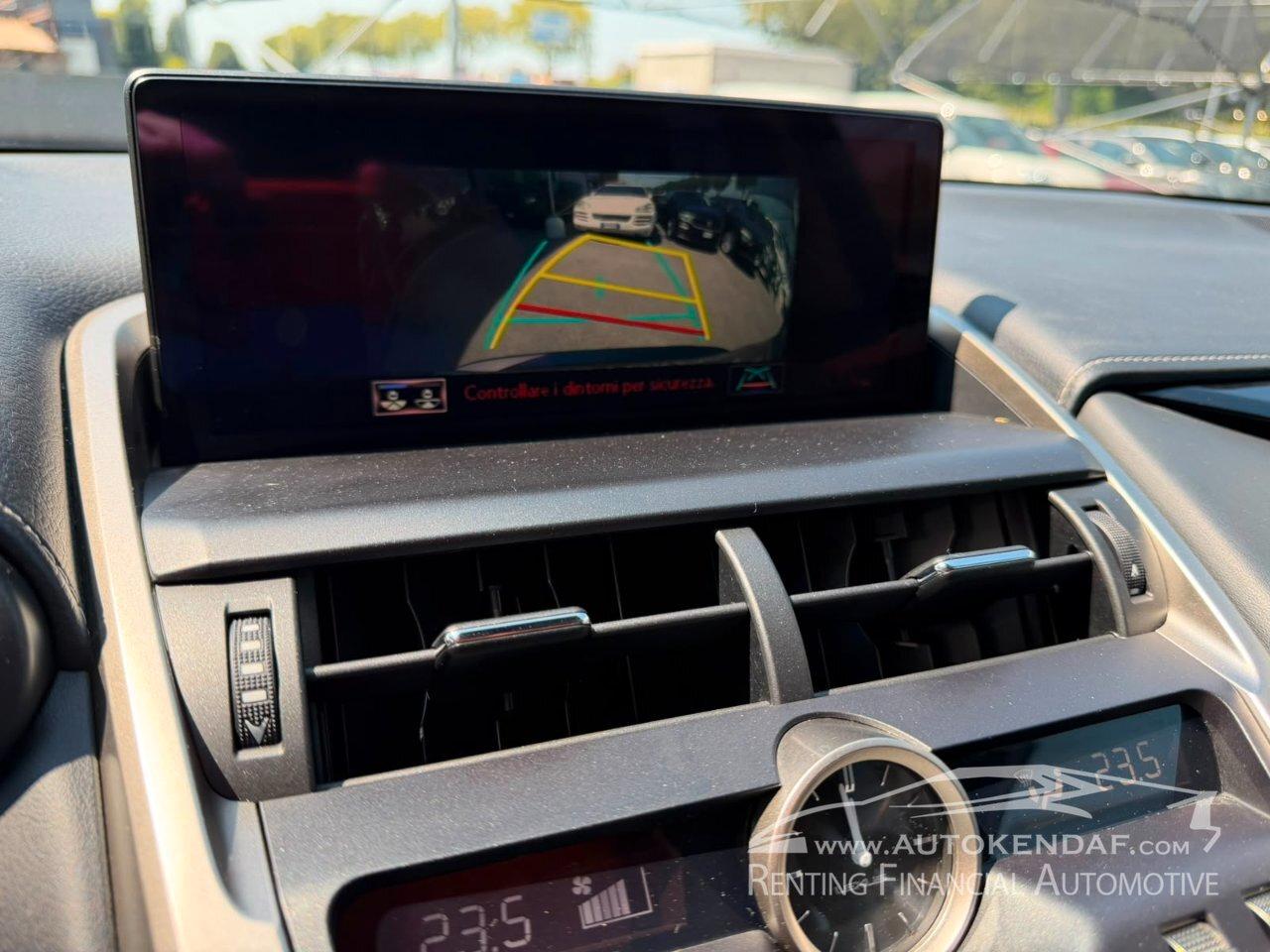 Lexus NX 300h 2.5 Executive 4wd cvt