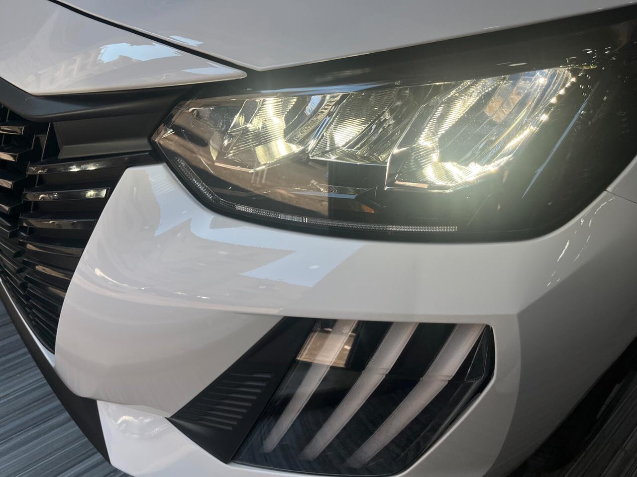 Peugeot 208 1.2 Hybrid E-DCS6 Automatica 100cv Style ITALIANA