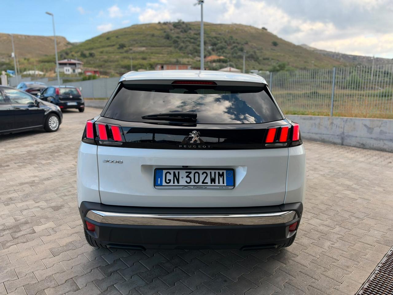 PEUGEOT 3008 1.5 HDI 130CV ALLURE 2023