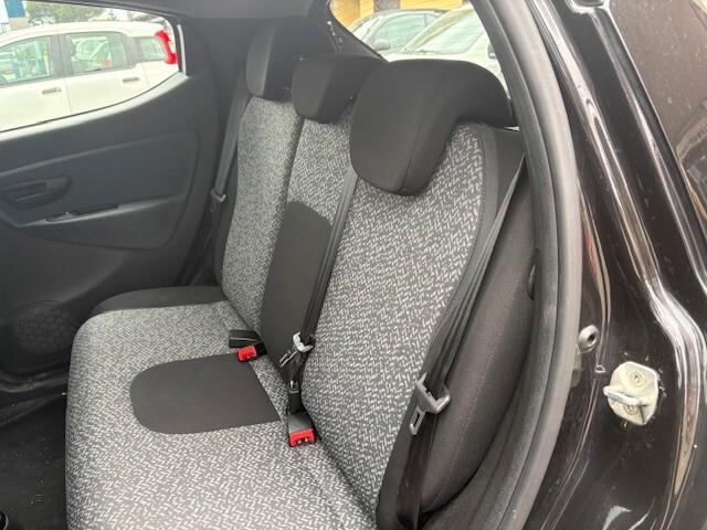 Lancia Ypsilon 1.0 FireFly