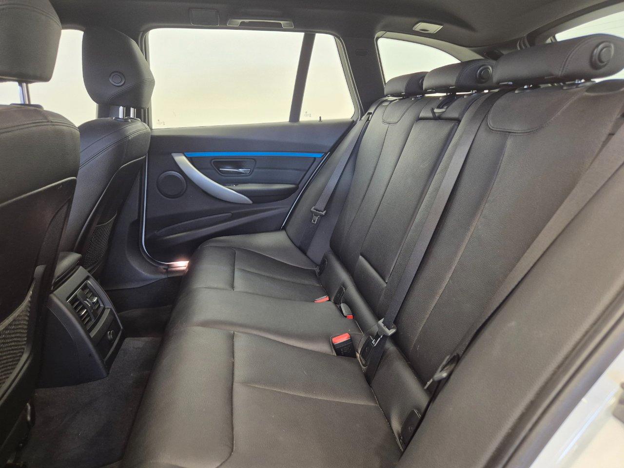 BMW 320 i Touring Msport auto - UNIRPOPRIETARIO - Cruise/Lim - Sens. park.