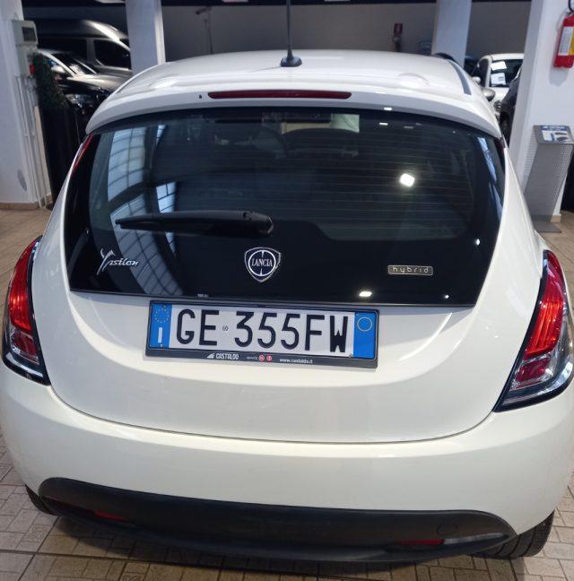 LANCIA Ypsilon 1.0 FireFly 5 porte S&S Hybrid Ecochic Silver