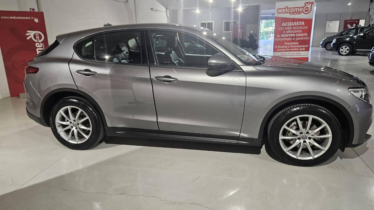 Alfa Romeo Stelvio 2.2 t Business rwd 160cv auto my19