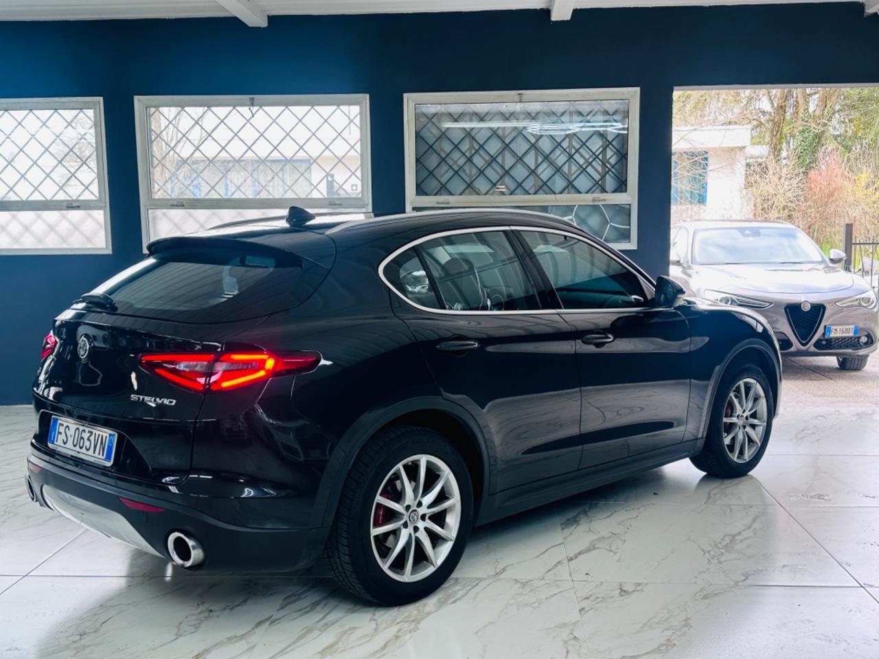 Alfa Romeo Stelvio 2.2 Turbodiesel 210 CV AT8 Q4 Executive