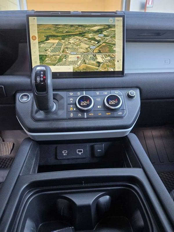 Land Rover Defender 110 3.0D I6 200 CV AWD Auto SE AUTOCARRO N1