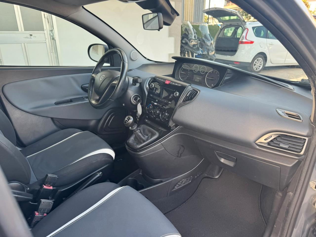 Lancia Ypsilon 0.9 TwinAir 5 porte Metano Ecochic Elefantino