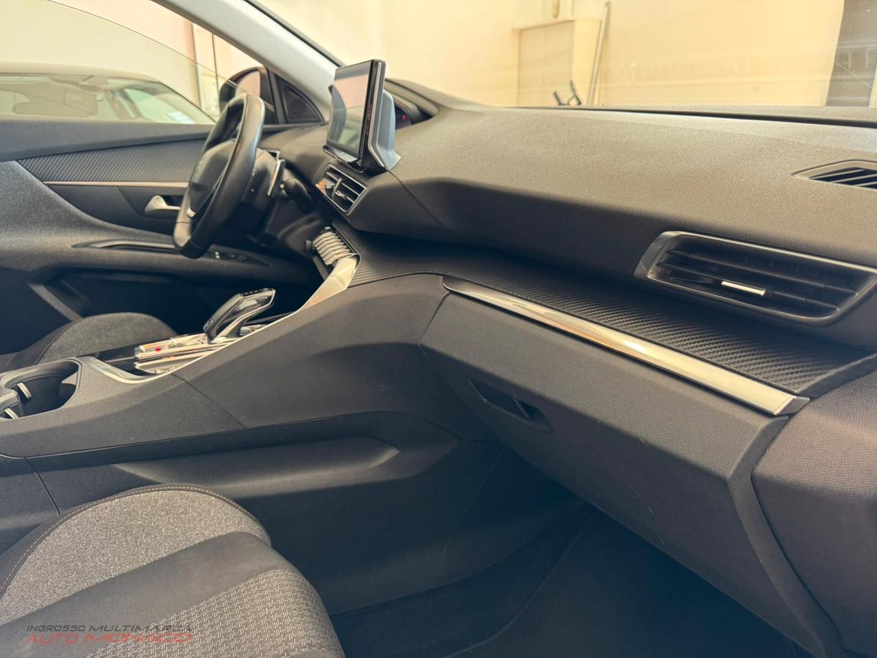 Peugeot 3008 BlueHDi 130cv EAT8 Active 2021