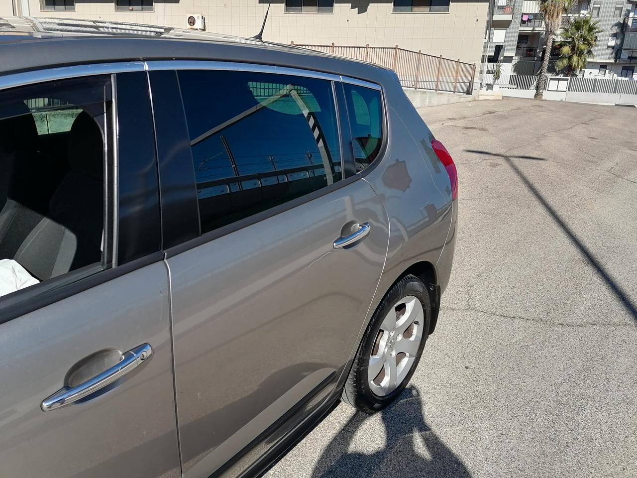 Peugeot 3008 1.6 e-HDi 112CV CAMBIO AUTOMATICO 2011