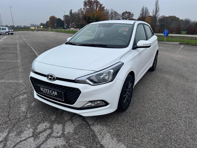 HYUNDAI i20 1.2 84 CV 5 porte Blackline