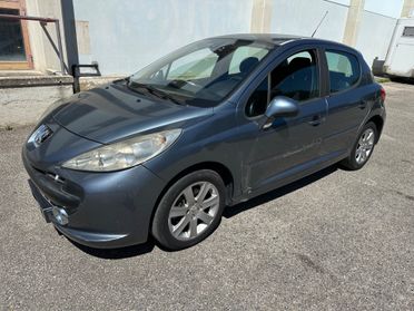 Peugeot 207 1.6 HDi 110CV neopatentati