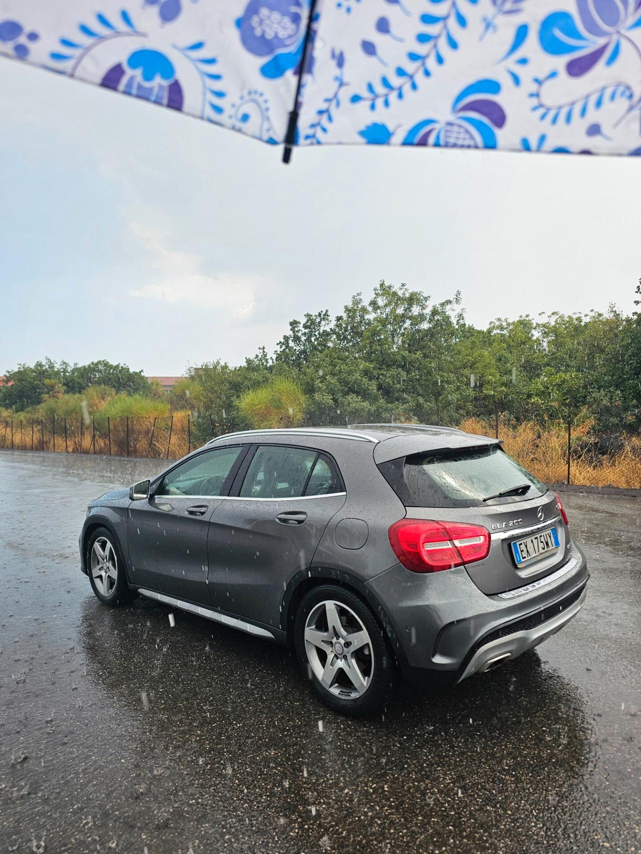 Mercedes-benz GLA 200d Automatic 4Matic Premium AMG