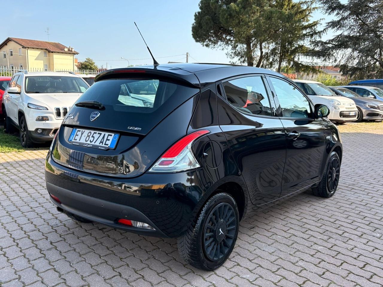 Lancia Ypsilon 1.2 69 CV 5 porte Elefantino