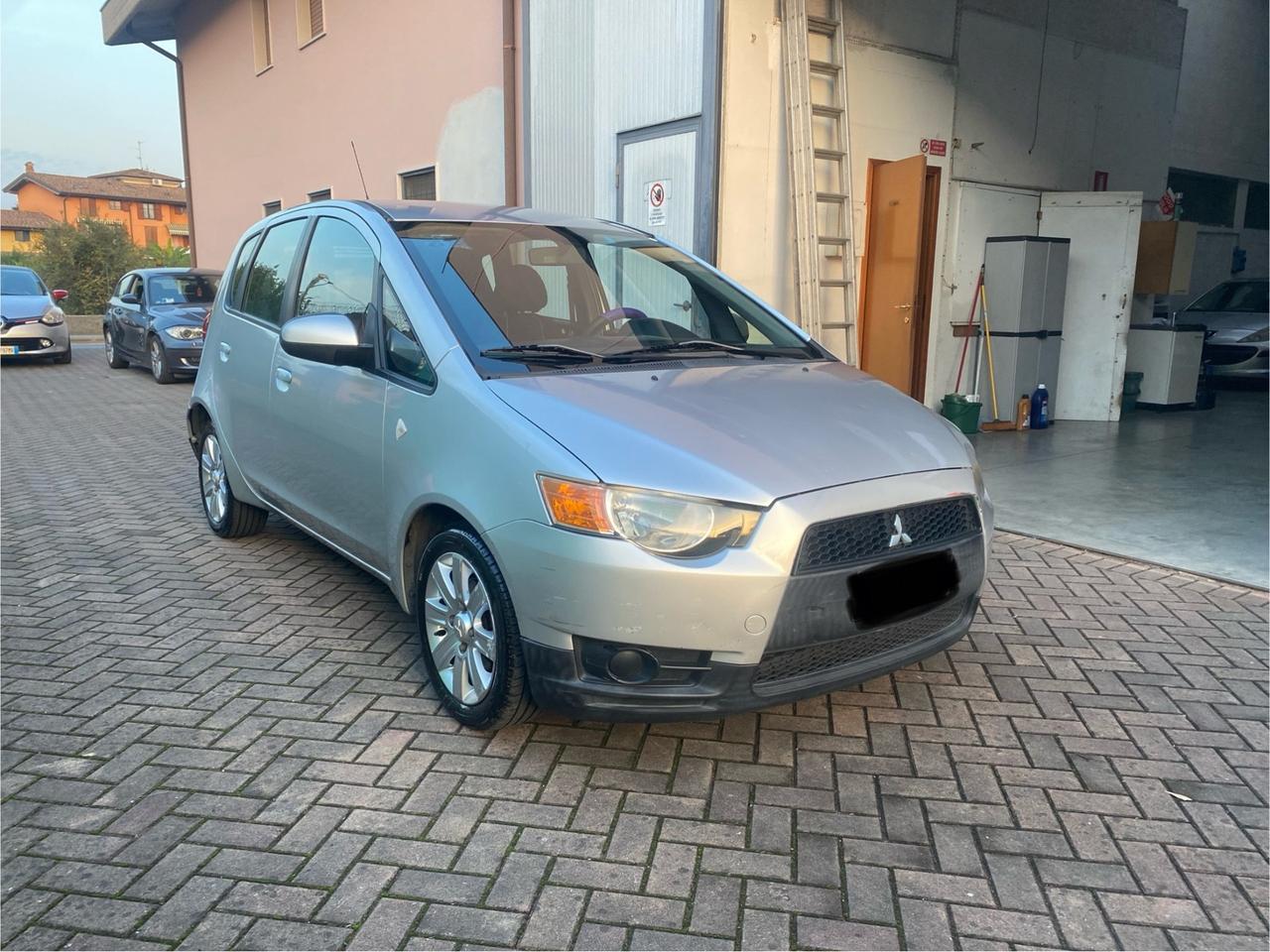 Mitsubishi Colt 1.1 12V 5p. Inform