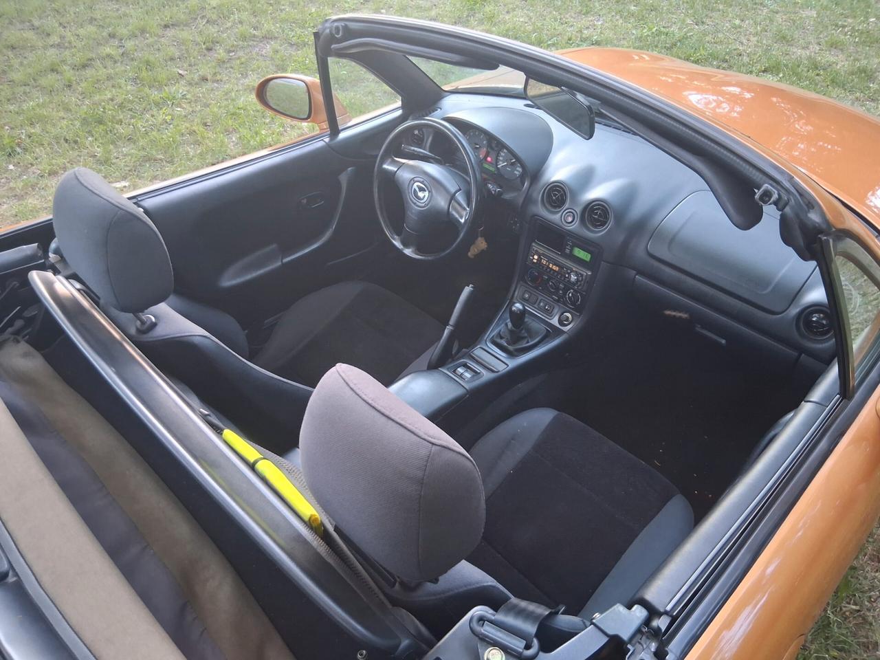 Mazda MX-5 1.6i 16V cat