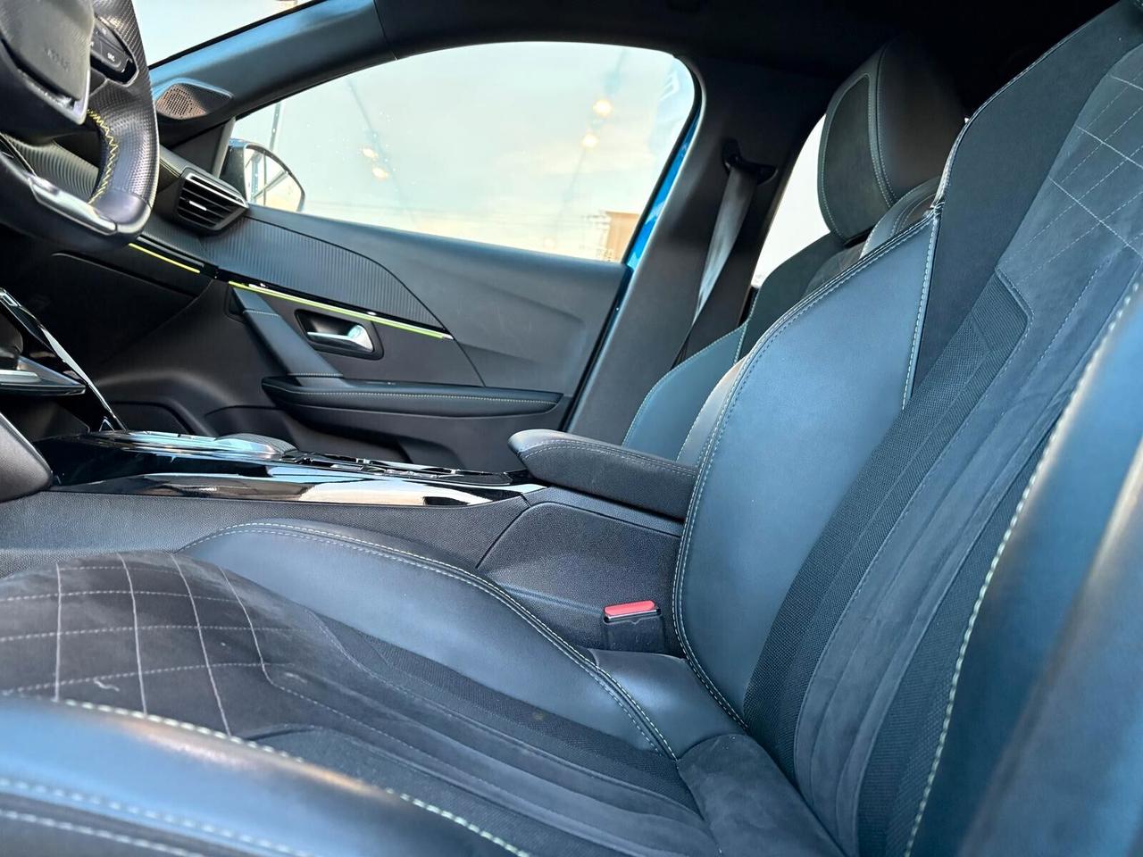 Peugeot 208 GT PACK motore elettrico 136 CV SPOTICAR