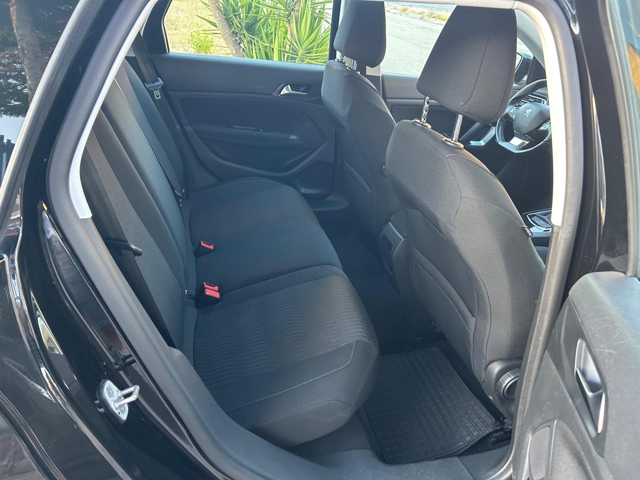 Peugeot 308 sw 1.6 diesel 120 cv 2017 navigatore