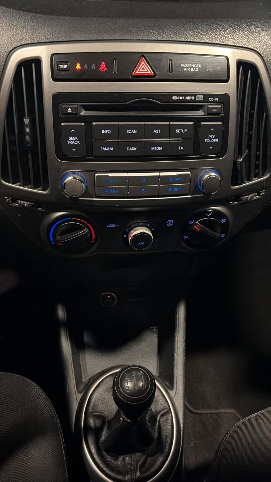 HYUNDAY I 20 DEL 2013 1200 GPL VALIDO FINO 2033