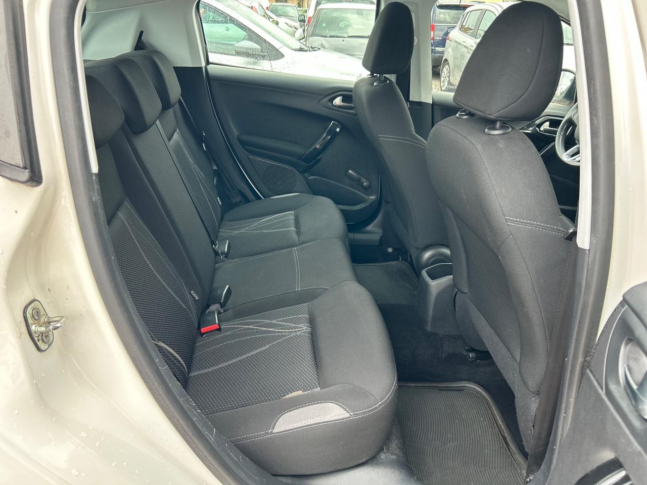 Peugeot 208 PureTech 82 5 porte Allure