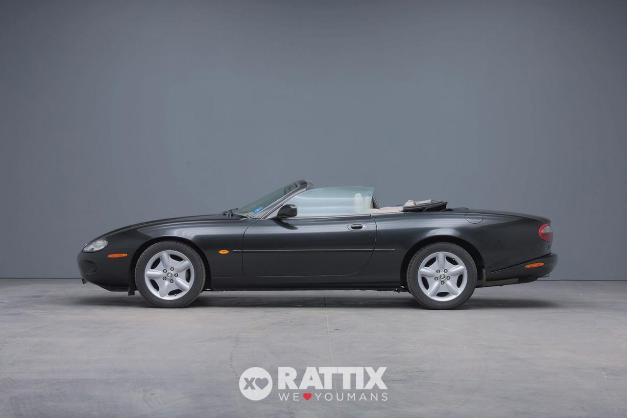Jaguar XK8 4.0 V8 284CV Convertible