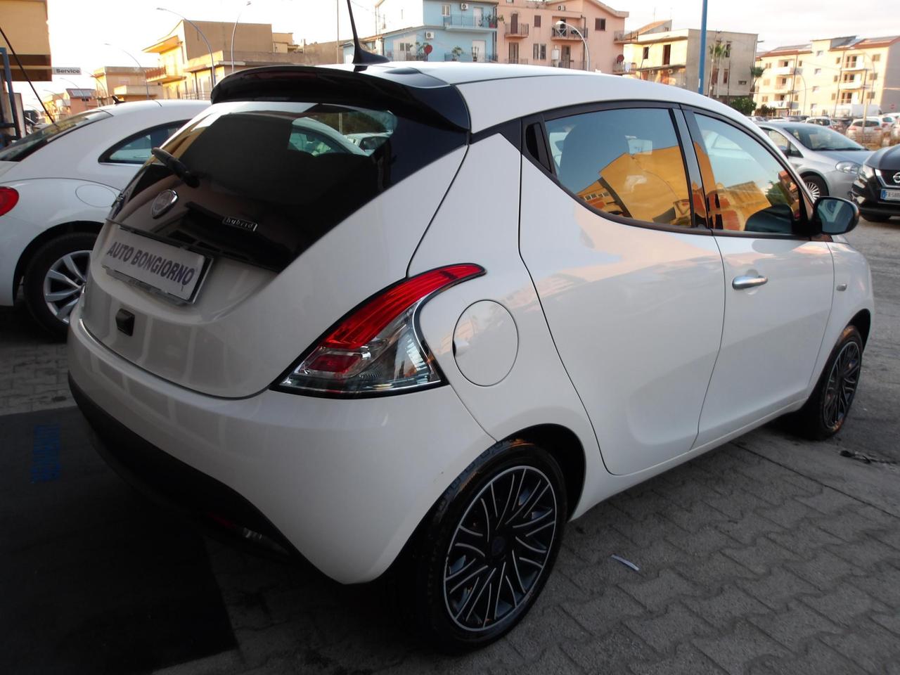 Lancia Ypsilon 1.0 firefly hybrid Gold Plus s&s 70cv 5p.ti