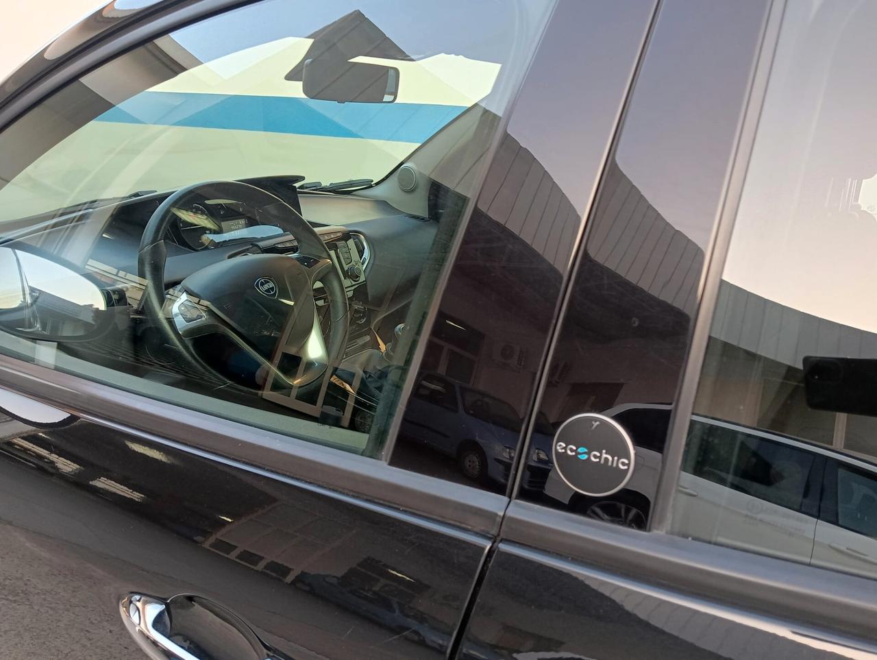 Lancia Ypsilon 1.0 FireFly 5 porte S&S Hybrid Ecochic Gold