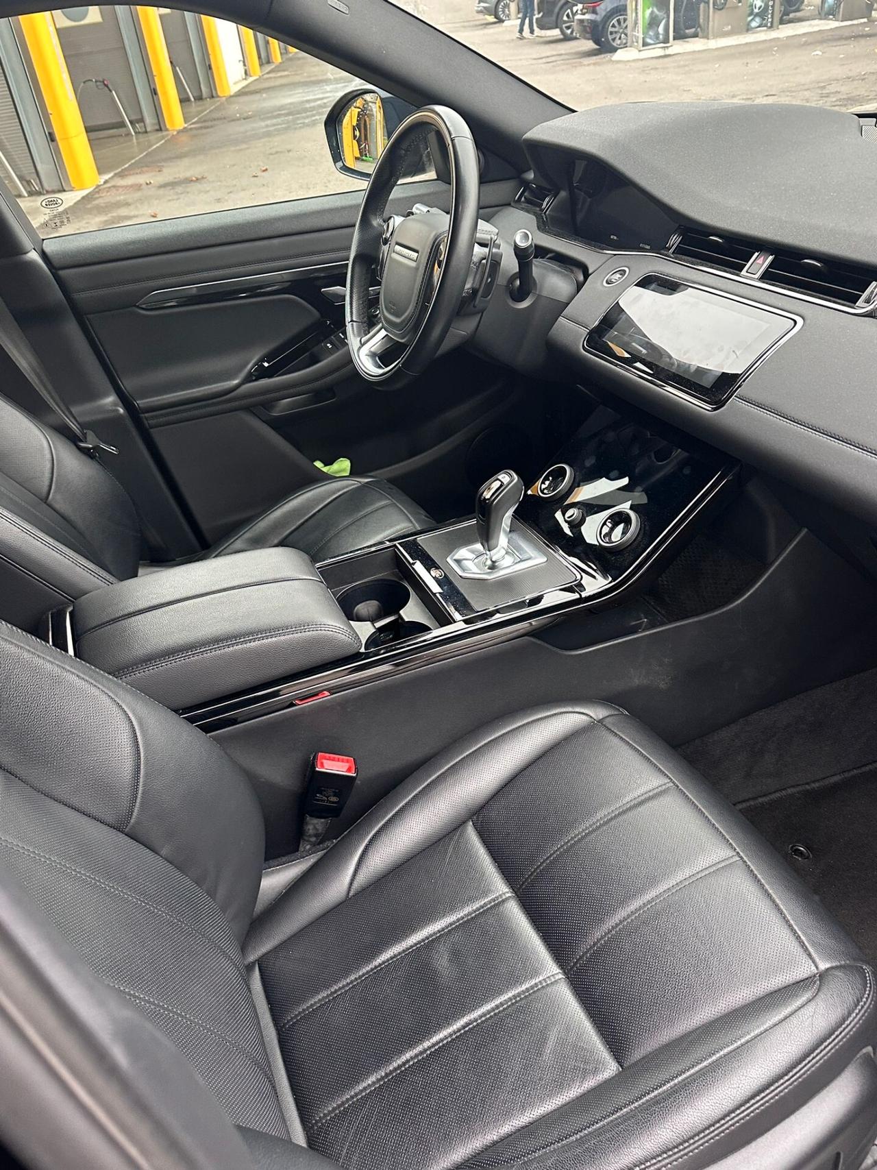 Land Rover Range Evoque 2.0D I4 180 CV AWD Auto First Edition. ALL BLACK