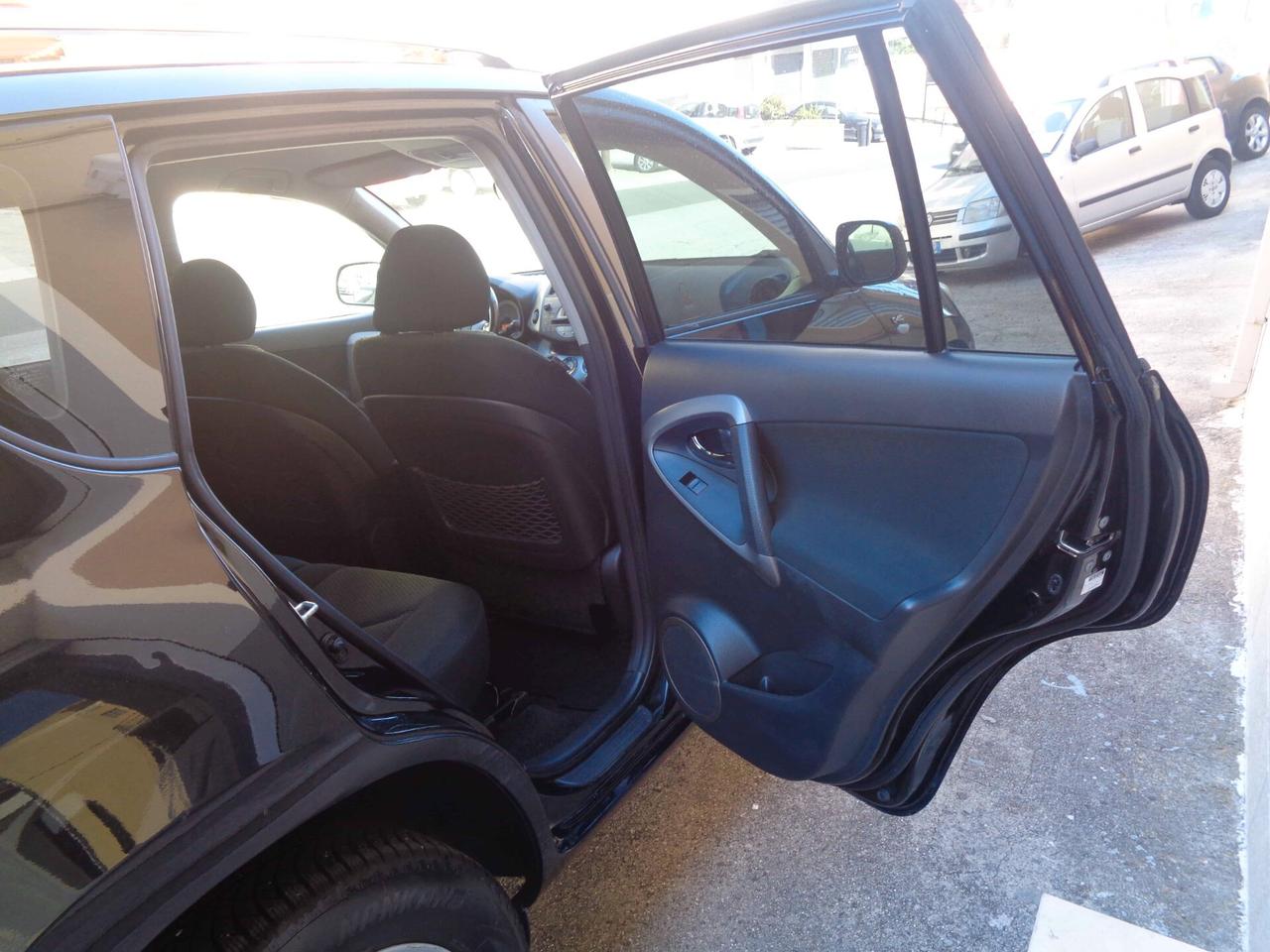 Toyota RAV4 2.2 D-4D 136CV Sol (Finanziabile)