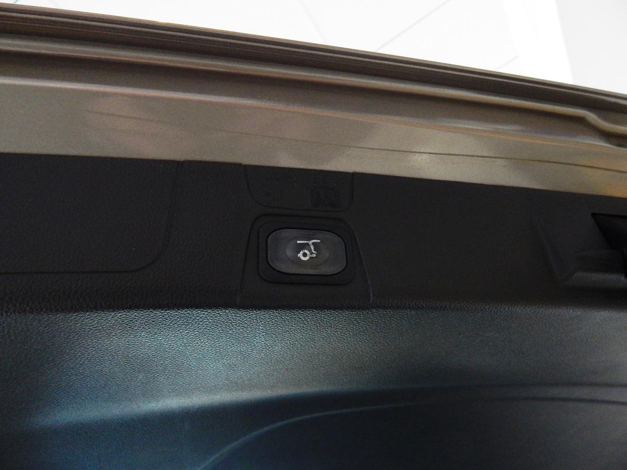 Ford C-Max 1.5 TDCI Titanium Aut. S&S NAVI-PARK-KAMERA