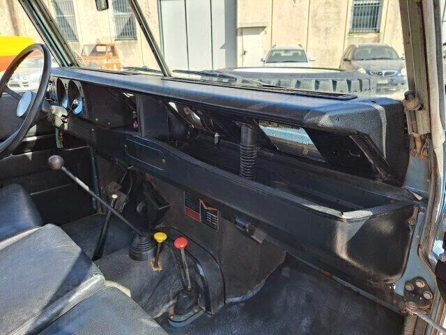 Land Rover Defender 88 2.3 d 3°s. safari 4x4 1974