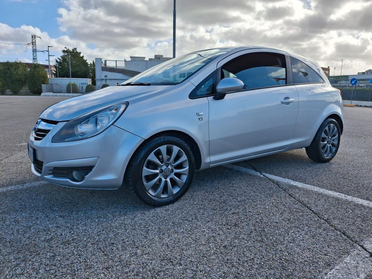 OPEL CORSA 1.2 Benzina Sport**OK NEOPATENTATI**