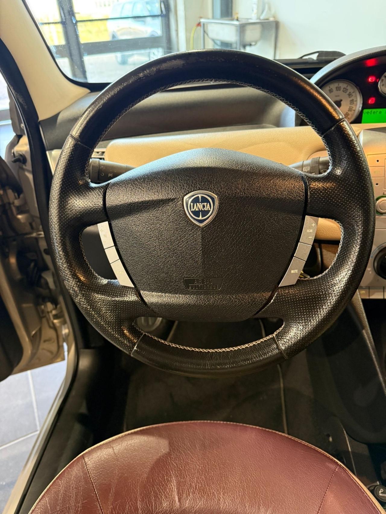 Lancia Ypsilon 1.4 -BENZINA/GPL -NEOPATENTATI