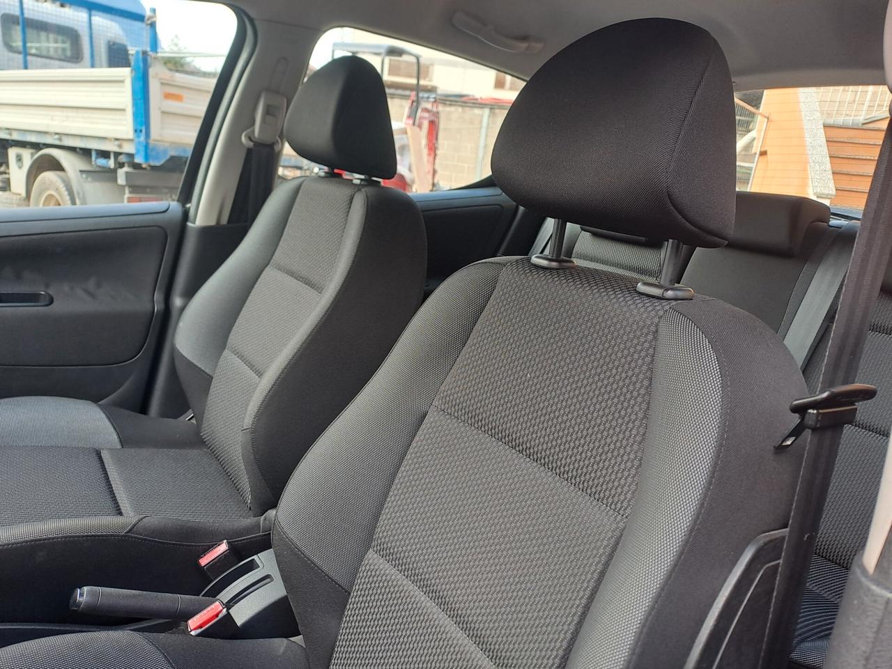 PEUGEOT 207 1.4 BENZINA *OK NEOPATENTATI*