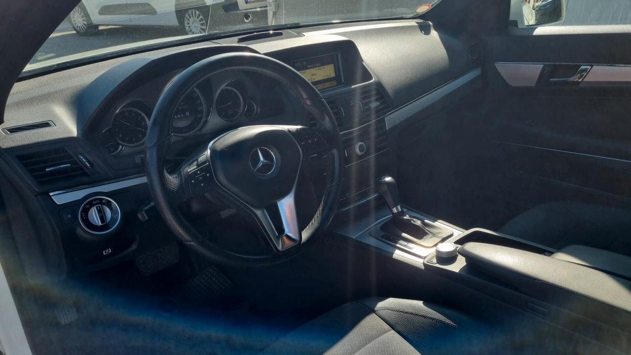 Mercedes-benz E 220 CDI Coupé BlueEFFICIENCY