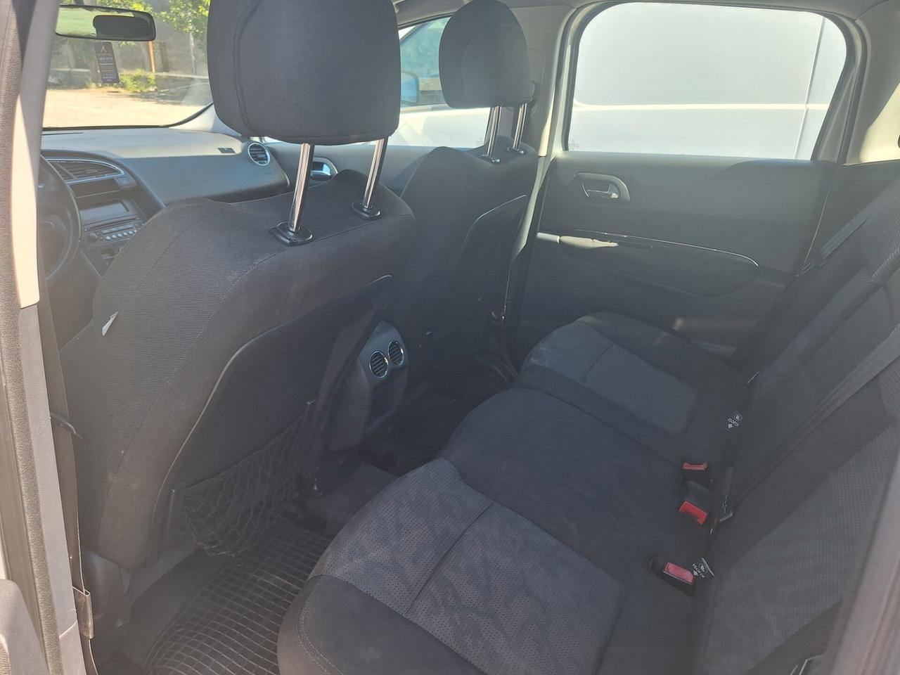 Peugeot 3008 1.6 HDi 110CV cambio robotizzato Premium