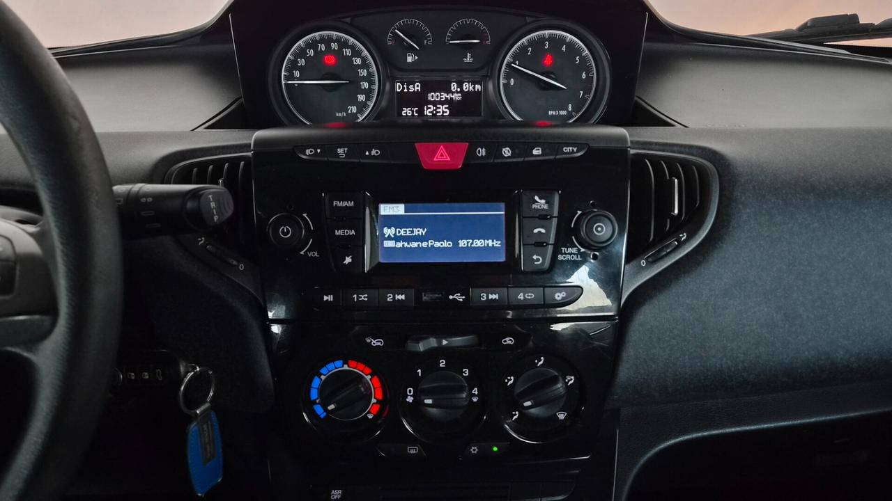 Ypsilon 1.2 69 CV 5 porte Elefantino Blu (NEOPATENTATI)
