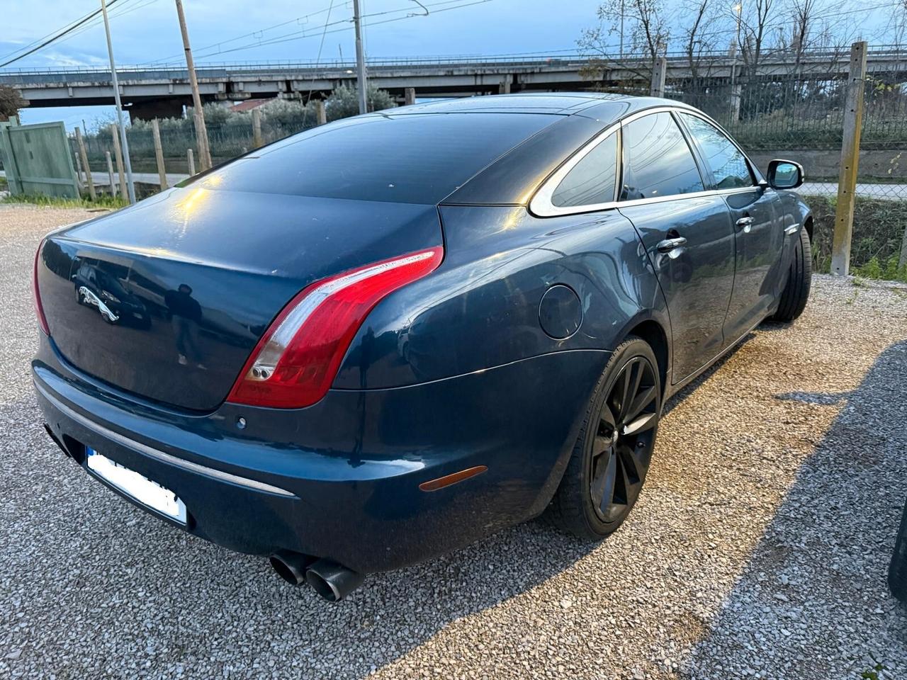 Jaguar XJ X351