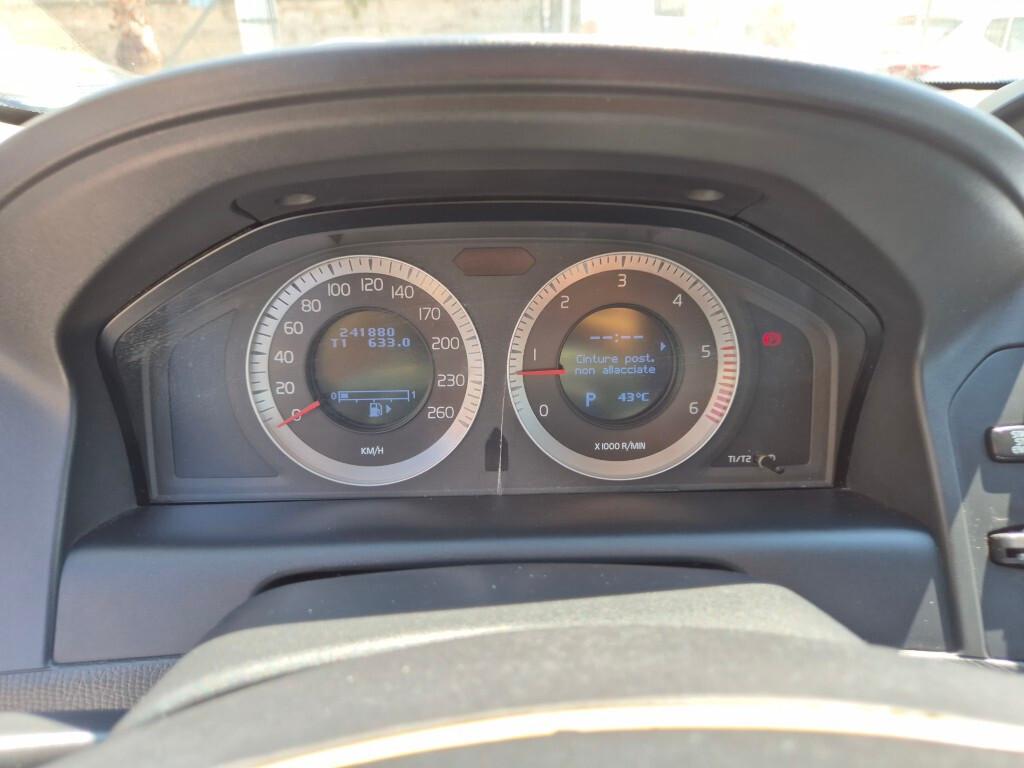 Volvo XC60 D5 AWD 205cv Geartronic Momentum
